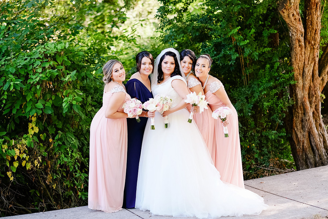 Outdoor wedding pictures, pink bridesmaids dresses, Beaverton Oregon wedding