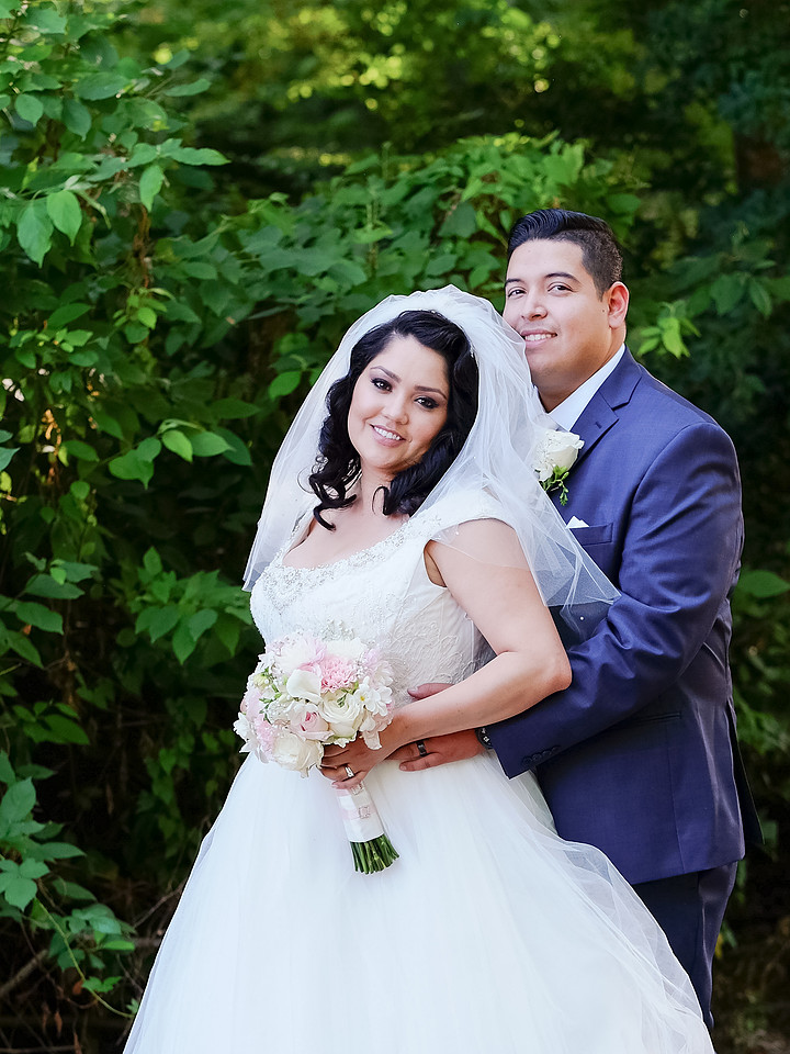 couple, outdoor wedding photos