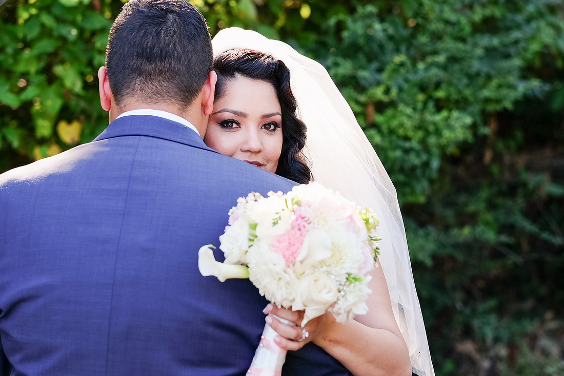 couple, outdoor wedding photos