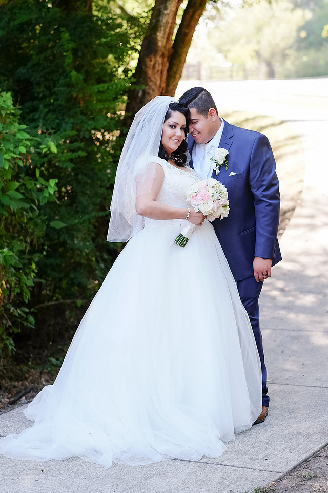 couple, outdoor wedding photos